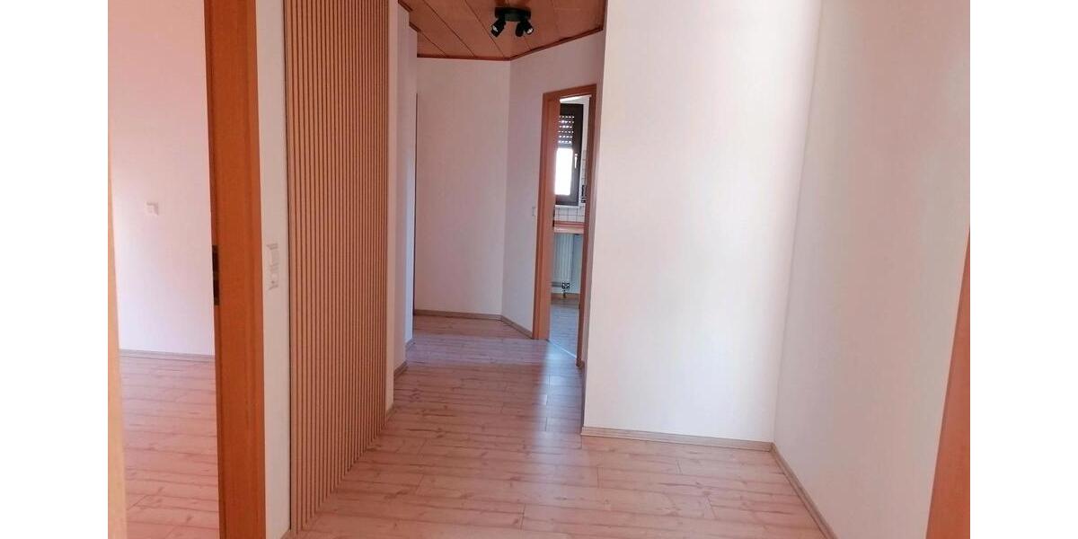 Dachgeschoßwohnung Rheinau - 3 Zimmer, 75 m&sup2;, 990&euro; | Angebot:25328107