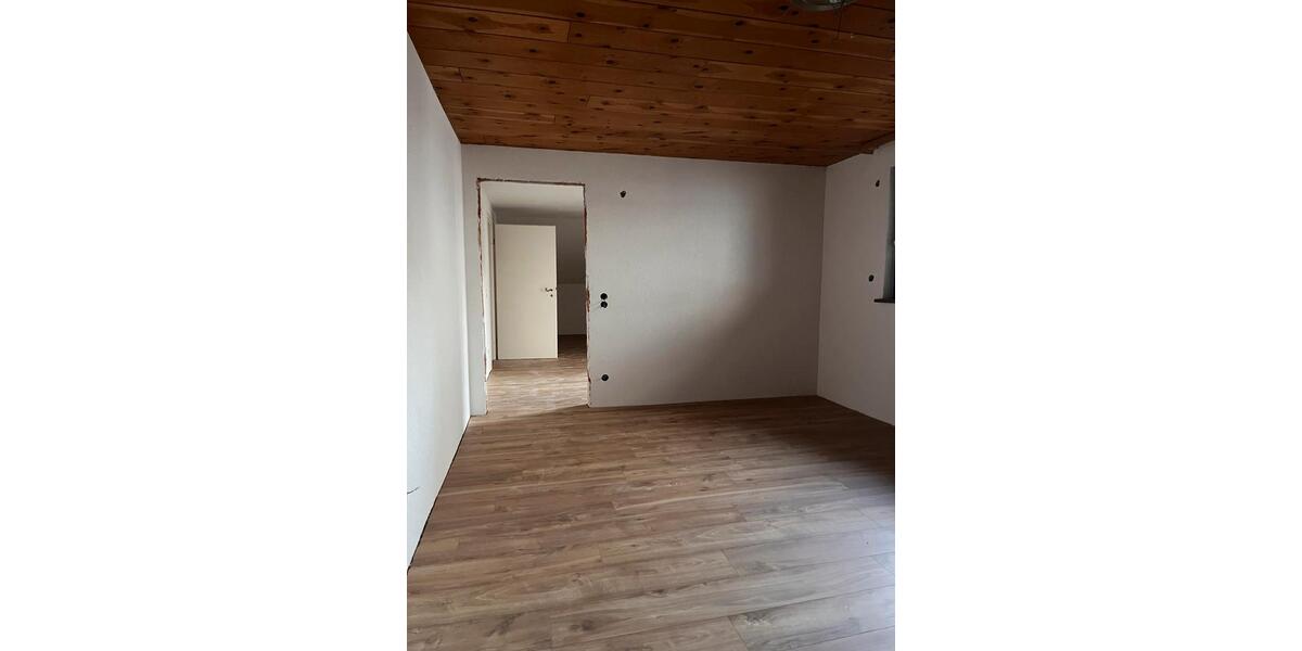 Erdgeschoßwohnung Lahr (Schwarzwald) - 7 Zimmer, 215 m&sup2;, 520.000&euro; | Angebot:25290420