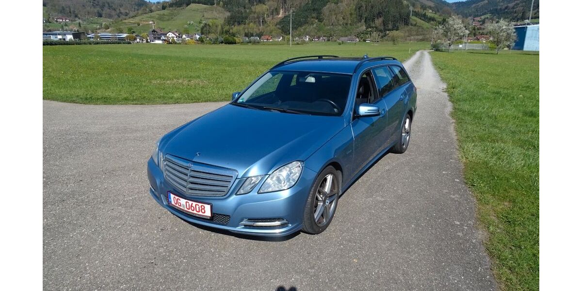 Mercedes-Benz E 300 321.595 km 5.699 &euro; Gengenbach 77723