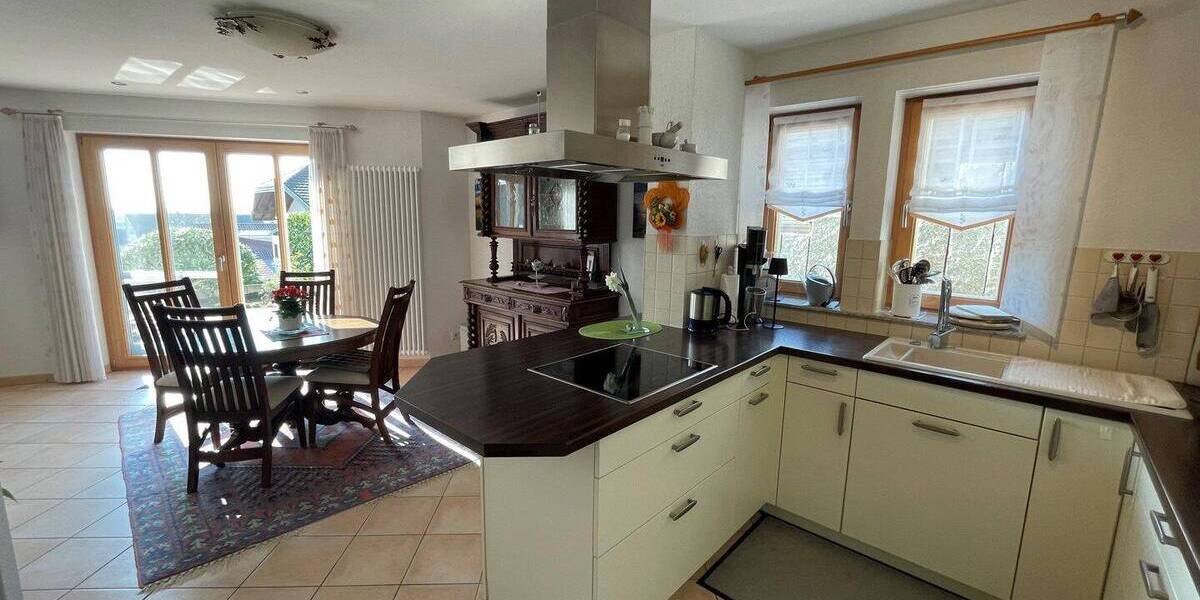 Mehrfamilienhaus, Wohnhaus Friesenheim - 9 Zimmer, 240 m&sup2;, 1.180.000&euro; | Angebot:26142606