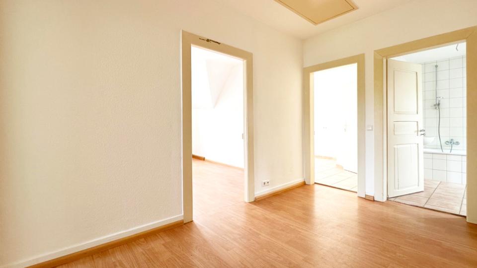Dachgeschoßwohnung Lahr (Schwarzwald) - 2 Zimmer, 54 m&sup2;, 470&euro; | Angebot:25903799