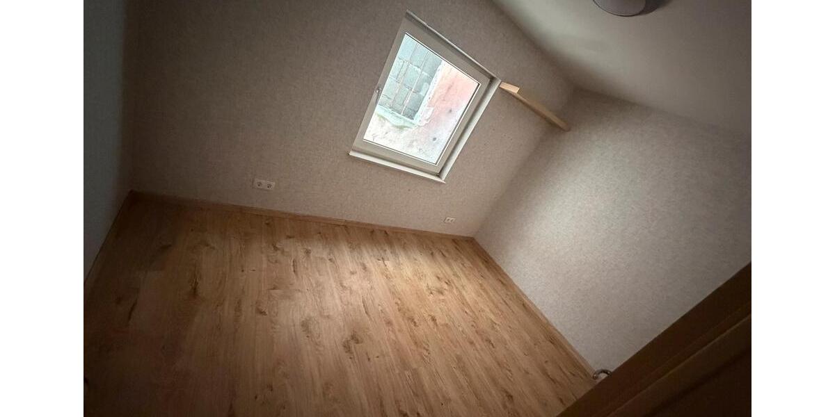 Einfamilienhaus Lahr (Schwarzwald) - 7 Zimmer, 210 m&sup2;, 500.000&euro; | Angebot:25408407