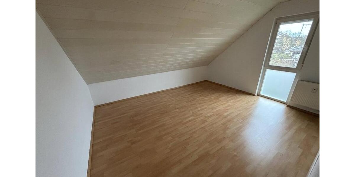 Dachgeschoßwohnung Kippenheim - 3 Zimmer, 77 m&sup2;, 850&euro; | Angebot:26038453
