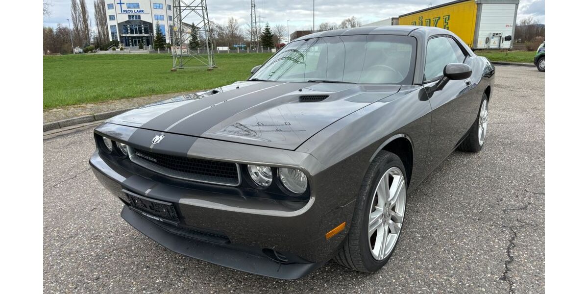 Dodge Challenger 166.000 km 15.900 &euro; Lahr 77933