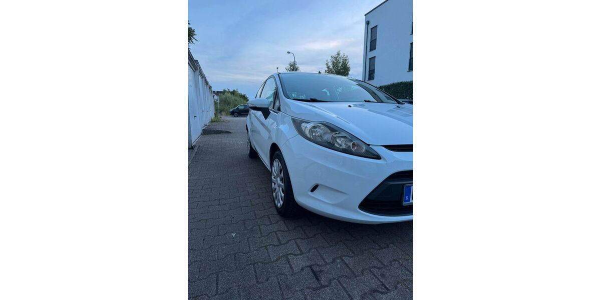 Ford Fiesta 149.300 km 3.900 &euro; Achern 77855