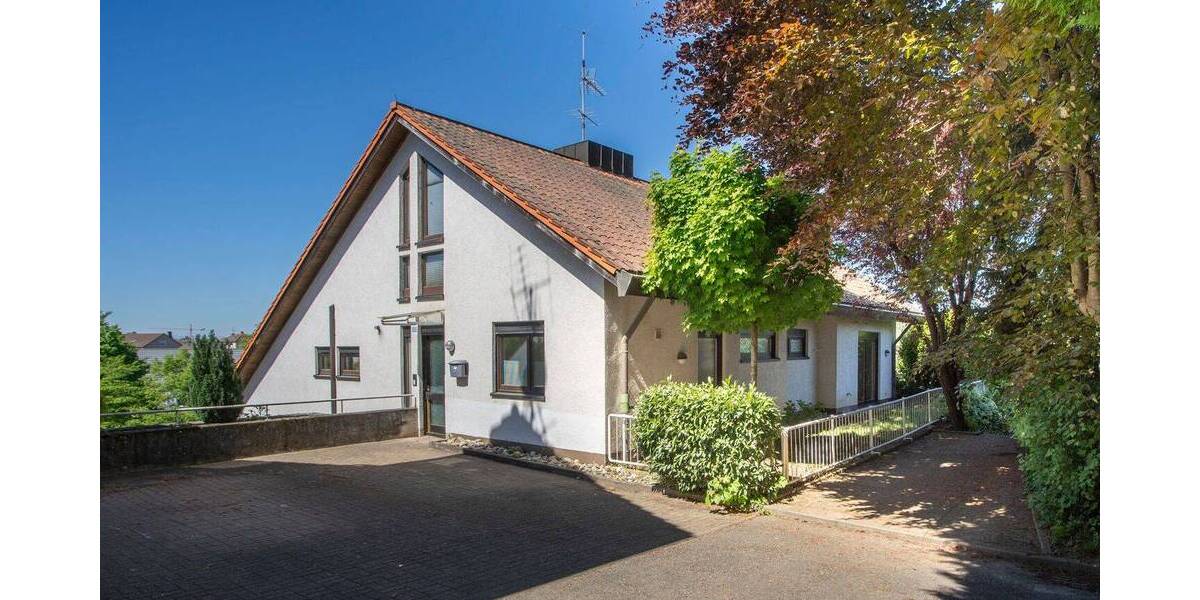 Etagenwohnung Lahr - 6 Zimmer, 222 m&sup2;, 465.000&euro; | Angebot:26641776