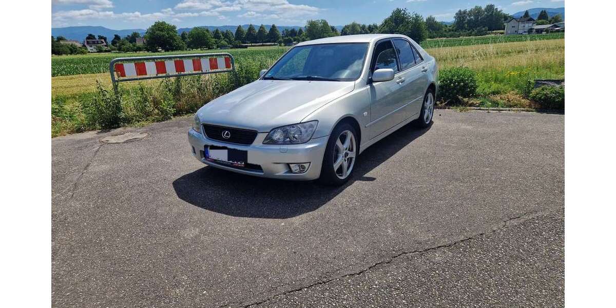 Lexus IS 200 178.500 km 10.300 &euro; Offenburg 77656