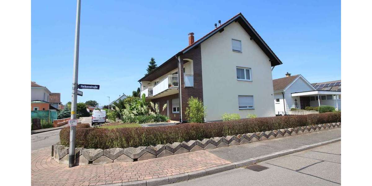 Einfamilienhaus Renchen - 7 Zimmer, 242 m&sup2;, 650.000&euro; | Angebot:21654360