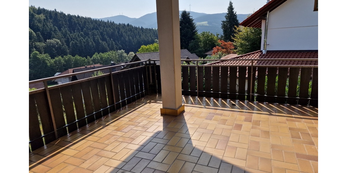 Geräumige 6 Zimmer Wohnung in einem kleinen Mehrfamilienhaus mit 3 Wohnungen in Zell am Harmersbach, - 5.5 oder mehr Zell a. H. | Angebot:23243543