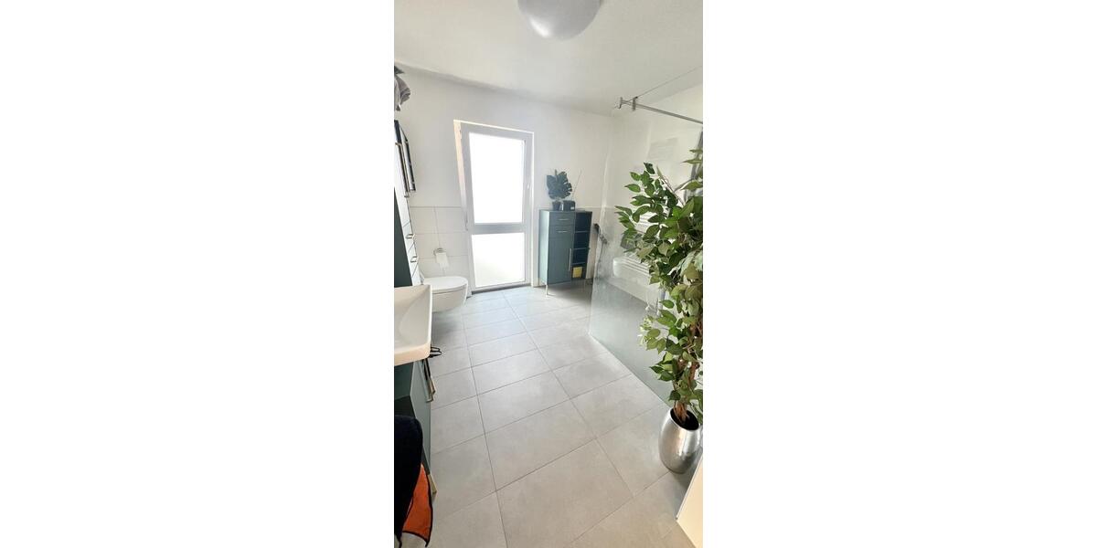 Etagenwohnung Lahr (Schwarzwald) - 2 Zimmer, 85 m&sup2;, 995&euro; | Angebot:25972427