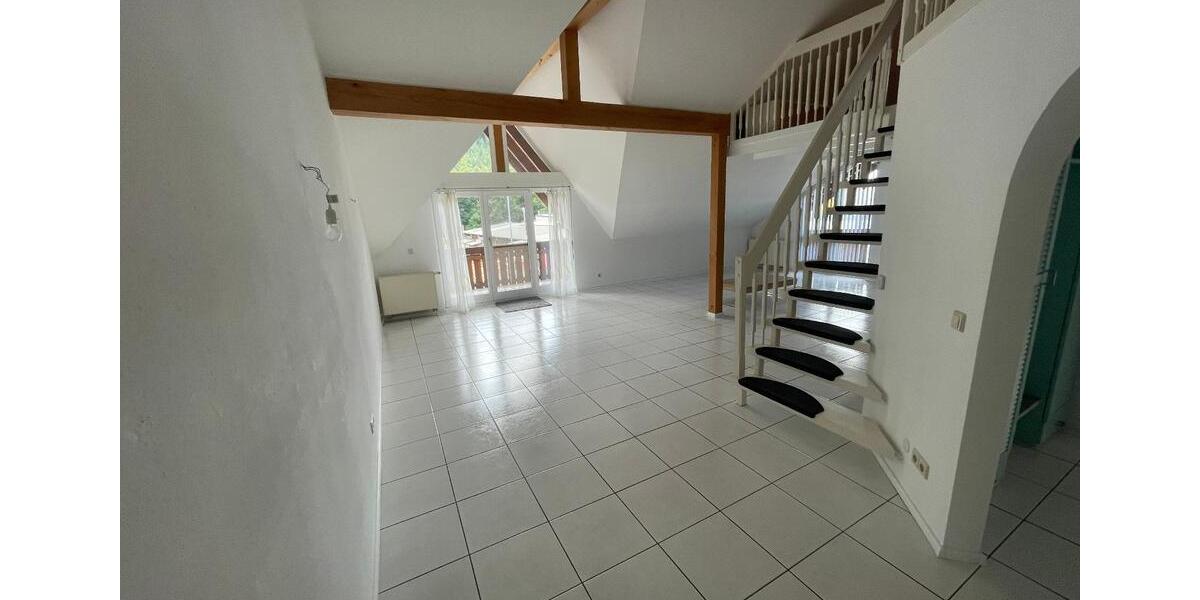 Dachgeschoßwohnung Lahr (Schwarzwald) - 2.5 Zimmer, 95 m&sup2;, 1.000&euro; | Angebot:25403641