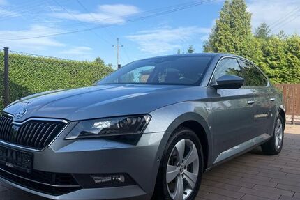 Skoda Superb 176.900 km 15.999 &euro; Eckartsweier 77731