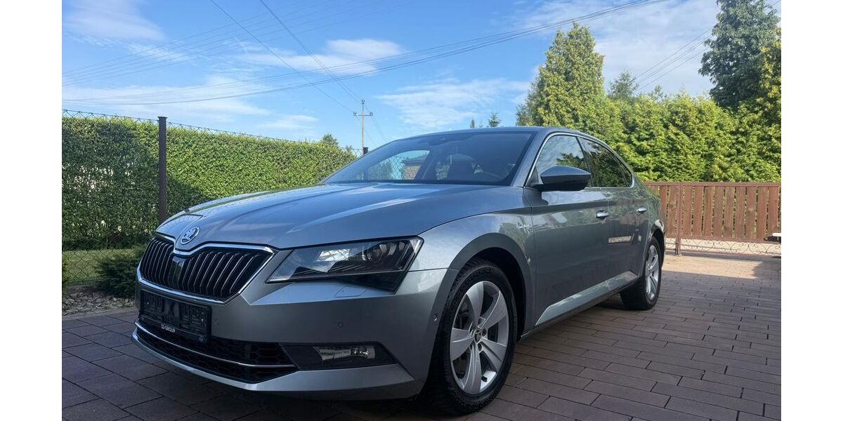 Skoda Superb 176.900 km 15.999 &euro; Eckartsweier 77731