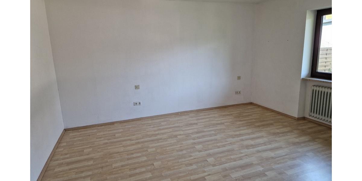 Geräumige 6 Zimmer Wohnung in einem kleinen Mehrfamilienhaus mit 3 Wohnungen in Zell am Harmersbach, - 5.5 oder mehr Zell a. H. | Angebot:23243543