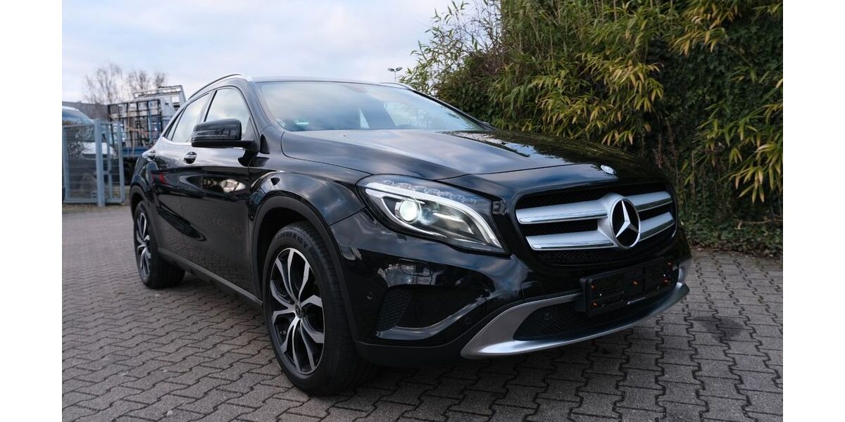 Mercedes-Benz GLA 180 66.000 km 14.900 &euro; Offenburg 77656
