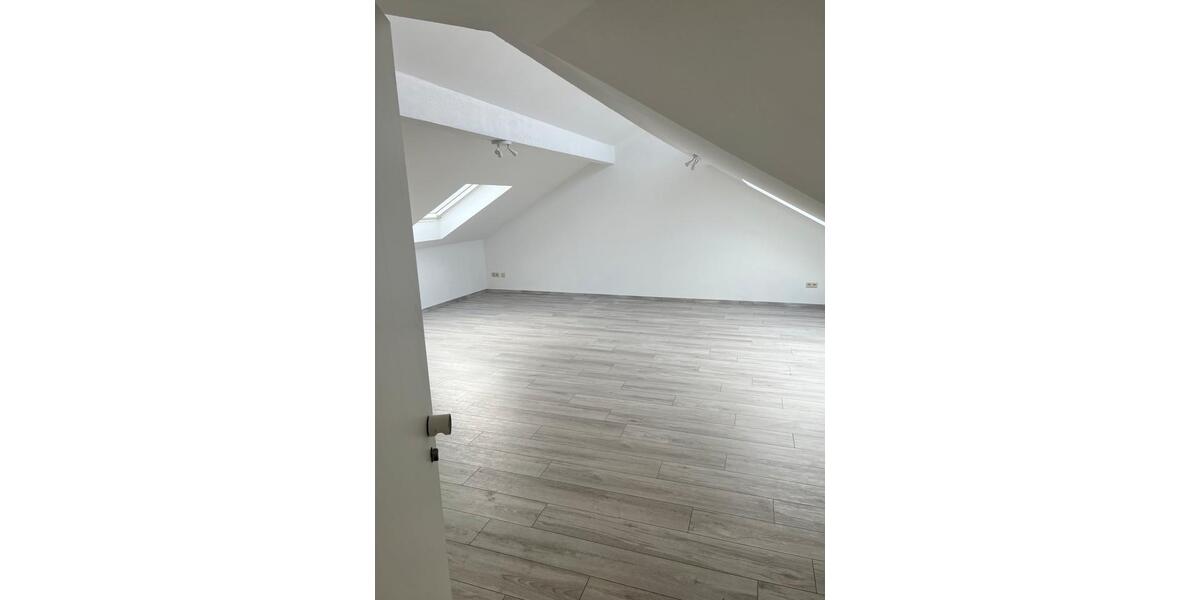 Dachgeschoßwohnung Kehl - 2 Zimmer, 48 m&sup2;, 157.000&euro; | Angebot:26975552