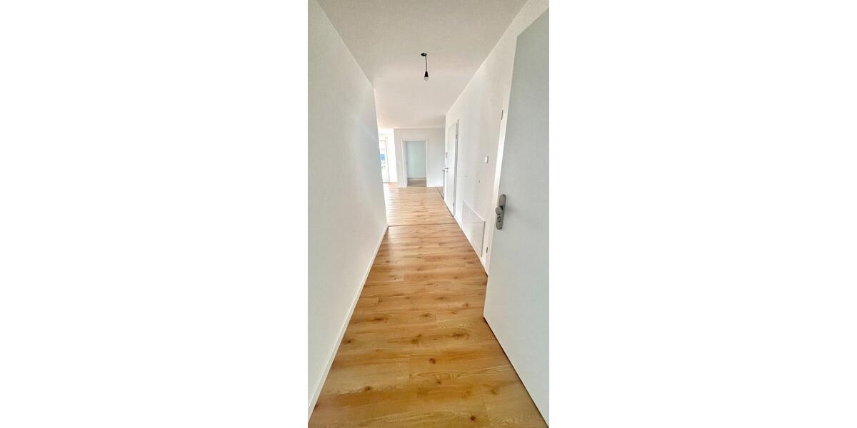 Etagenwohnung Lahr (Schwarzwald) - 2 Zimmer, 85 m&sup2;, 995&euro; | Angebot:25972427