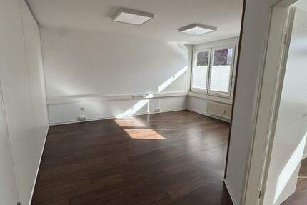 Gewerbeobjekt Oberkirch - 4 Zimmer, 81 m&sup2;, 900&euro; | Angebot:25730413