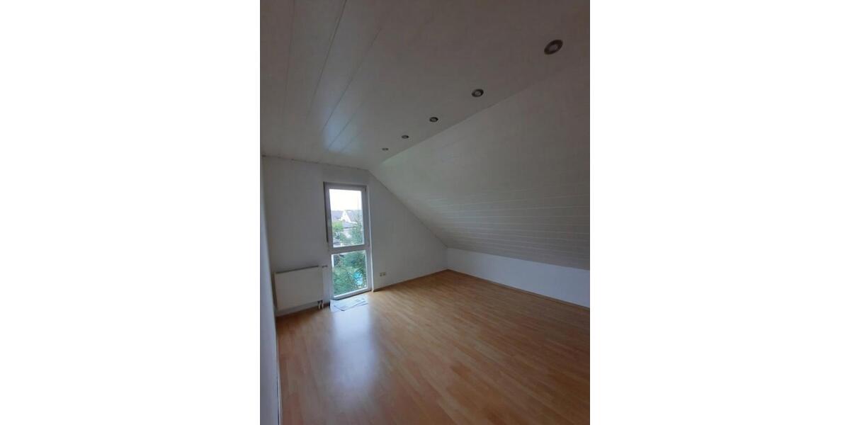 Dachgeschoßwohnung Kippenheim - 3 Zimmer, 77 m&sup2;, 850&euro; | Angebot:26038453