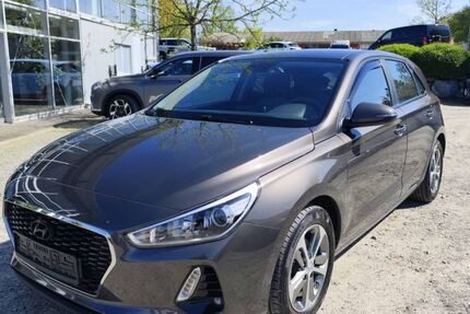 Hyundai i30 81.000 km 10.900 &euro; Offenburg 77652