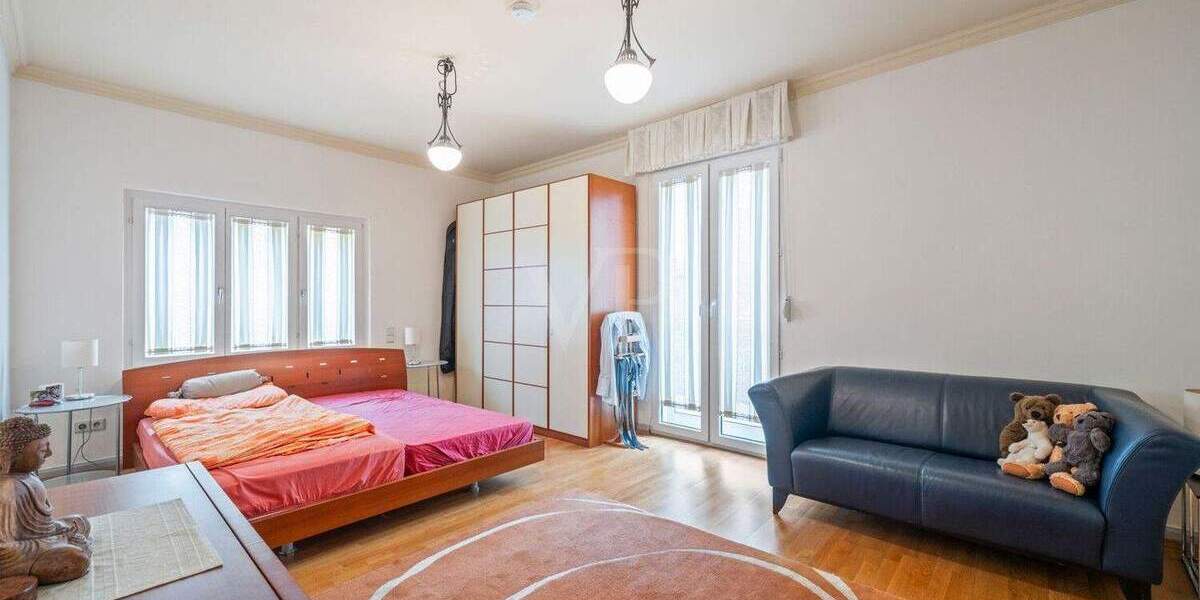 Einfamilienhaus Offenburg Stadtmitte - 1 Zimmer, 352 m&sup2;, 890.000&euro; | Angebot:25660475