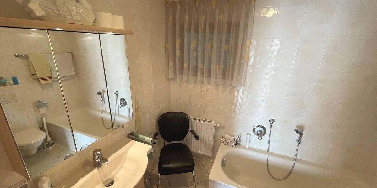 Mehrfamilienhaus, Wohnhaus Friesenheim - 9 Zimmer, 240 m&sup2;, 1.180.000&euro; | Angebot:26142606