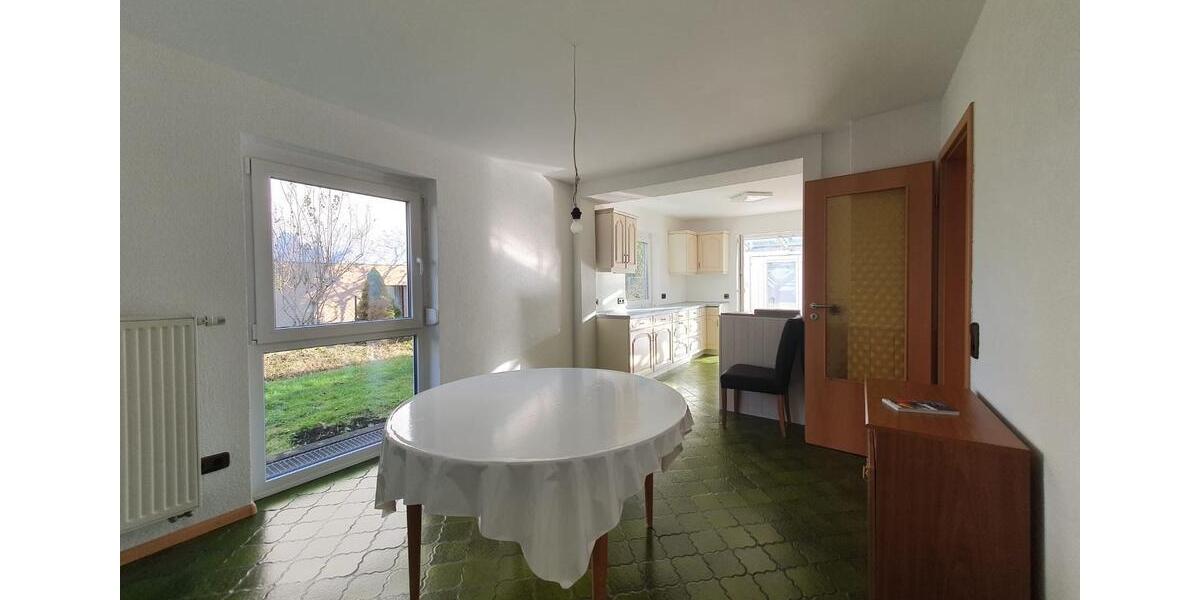 Erdgeschoßwohnung Lahr (Schwarzwald) - 2.5 Zimmer, 97 m&sup2;, 970&euro; | Angebot:26701923