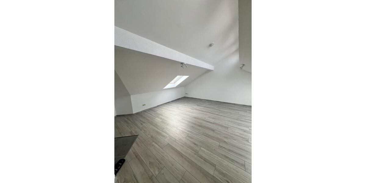 Dachgeschoßwohnung Kehl - 2 Zimmer, 48 m&sup2;, 157.000&euro; | Angebot:26975552