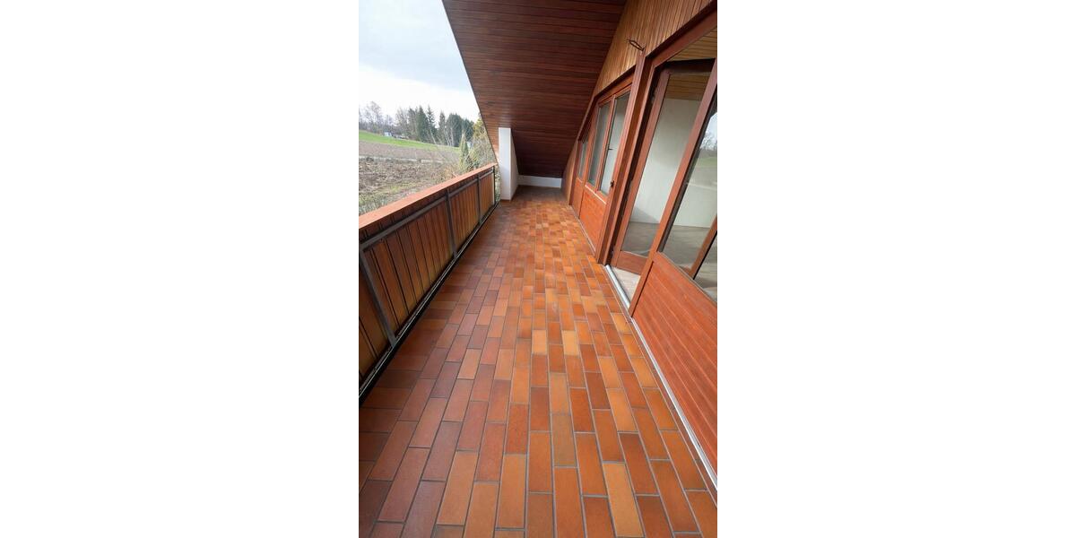 Dachgeschoßwohnung Offenburg - 4 Zimmer, 110 m&sup2;, 1.250&euro; | Angebot:25333085