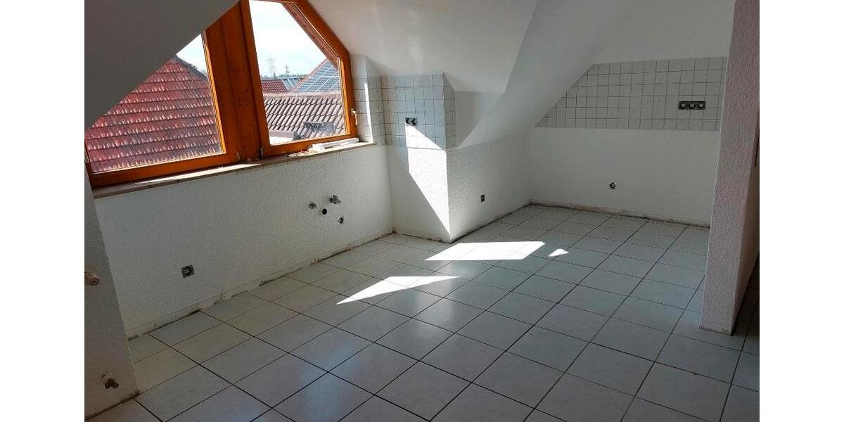 Dachgeschoßwohnung Appenweier - 3 Zimmer, 100 m&sup2;, 850&euro; | Angebot:25305281