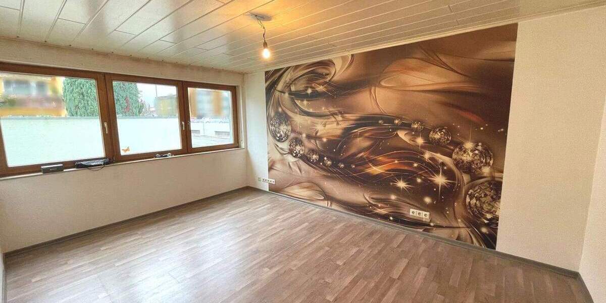 Etagenwohnung Hausach - 3 Zimmer, 74 m&sup2;, 218.000&euro; | Angebot:25703704