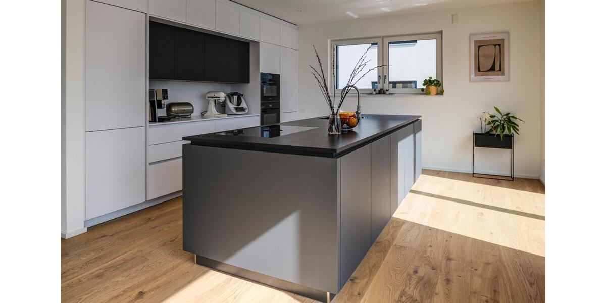 Einfamilienhaus Schutterwald - 8 Zimmer, 240 m&sup2;, 2.350&euro; | Angebot:25406131