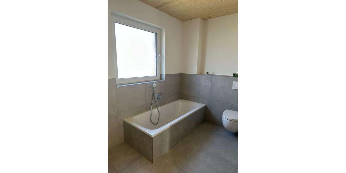 Etagenwohnung Neuried - 3 Zimmer, 80 m&sup2;, 315.000&euro; | Angebot:25995063