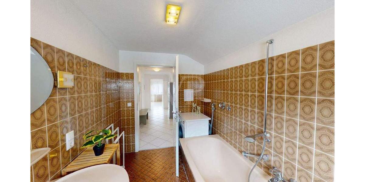 Etagenwohnung Seebach - 2 Zimmer, 69 m&sup2;, 139.000&euro; | Angebot:25660479