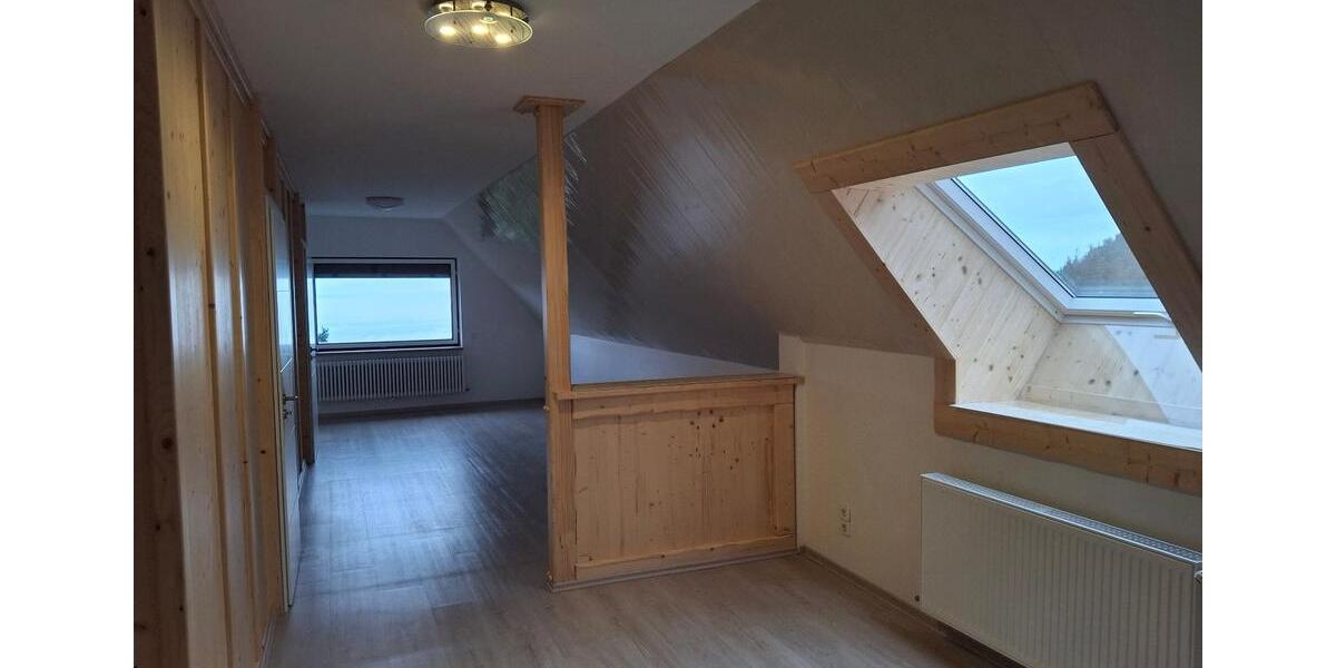 Dachgeschoßwohnung Sasbachwalden - 3 Zimmer, 740 m&sup2;, 750&euro; | Angebot:25125664