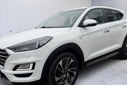Hyundai TUCSON 104.412 km 21.490 &euro; Offenburg- Industriegebiet Elgersweier-Nord 77656