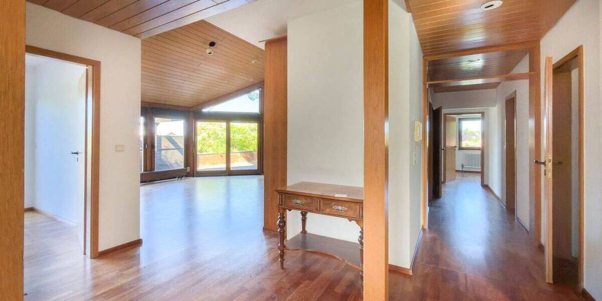 Etagenwohnung Lahr - 6 Zimmer, 222 m&sup2;, 465.000&euro; | Angebot:26641776