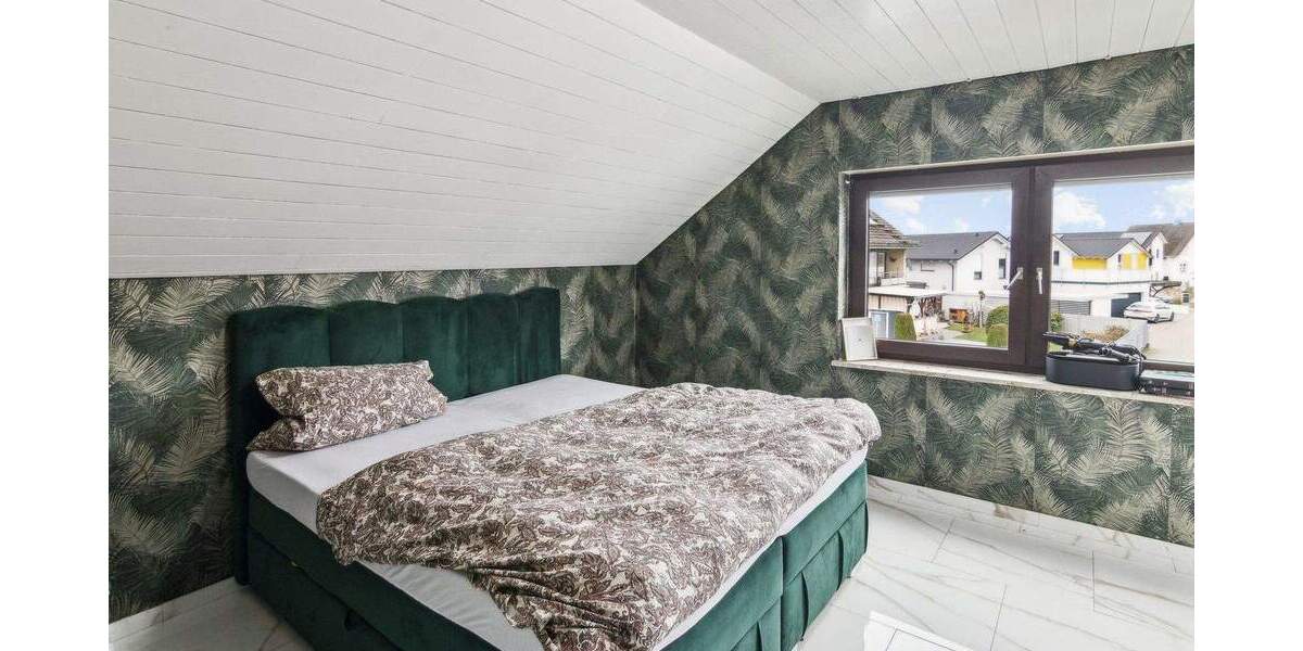 Etagenwohnung Kehl Goldscheuer - 6 Zimmer, 138 m&sup2;, 349.000&euro; | Angebot:25800585