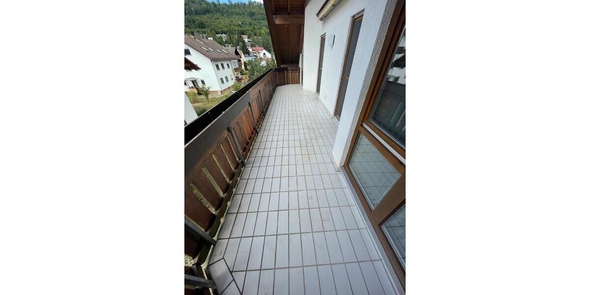 Dachgeschoßwohnung Lahr (Schwarzwald) - 2.5 Zimmer, 95 m&sup2;, 1.000&euro; | Angebot:25403641