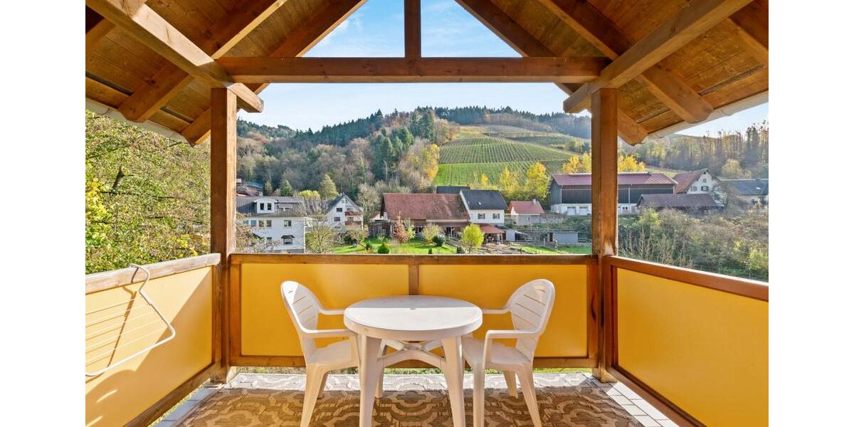 Dachgeschoßwohnung Oberkirch - 3 Zimmer, 92 m&sup2;, 239.000&euro; | Angebot:26029600