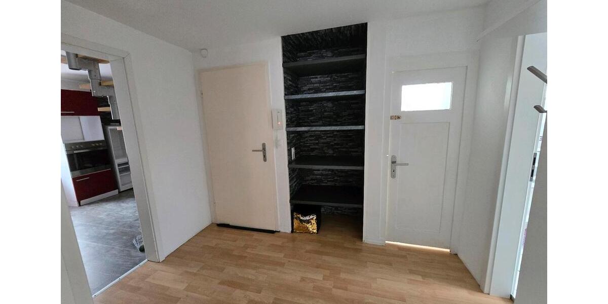 Etagenwohnung Friesenheim - 3 Zimmer, 100 m&sup2;, 1.200&euro; | Angebot:26042454