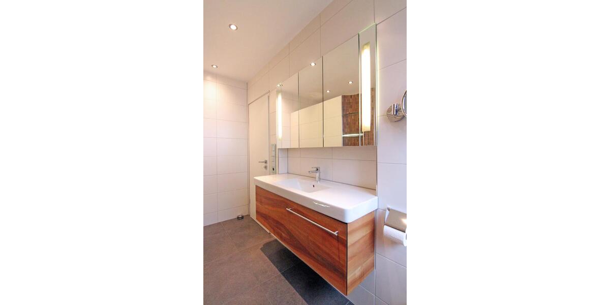 Etagenwohnung Kappelrodeck - 5.5 Zimmer, 140 m&sup2;, 1.400&euro; | Angebot:25056369