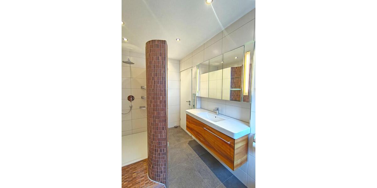 Etagenwohnung Kappelrodeck - 5.5 Zimmer, 140 m&sup2;, 1.400&euro; | Angebot:25056369