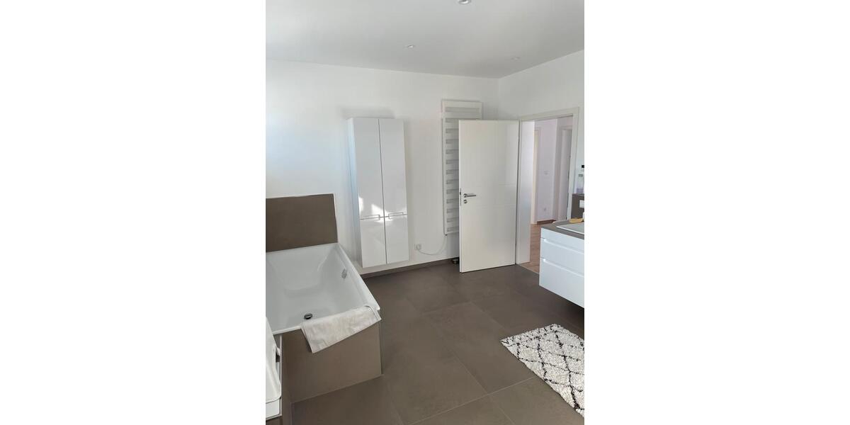 Einfamilienhaus Schutterwald - 8 Zimmer, 240 m&sup2;, 2.350&euro; | Angebot:25406131