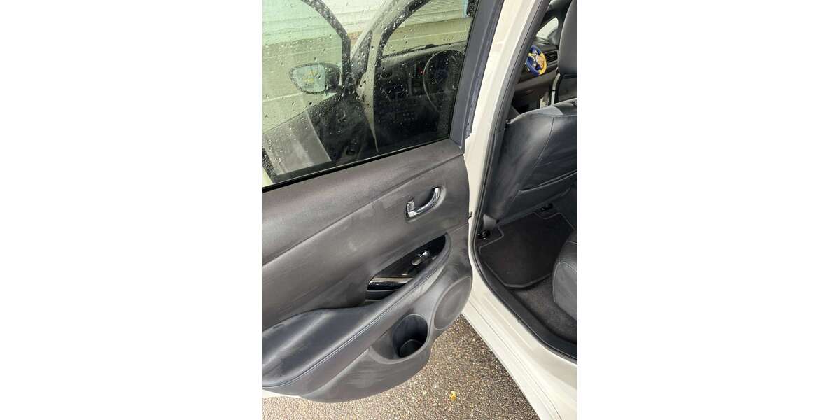 Nissan Leaf 65.300 km 14.000 &euro; Bühl 77815