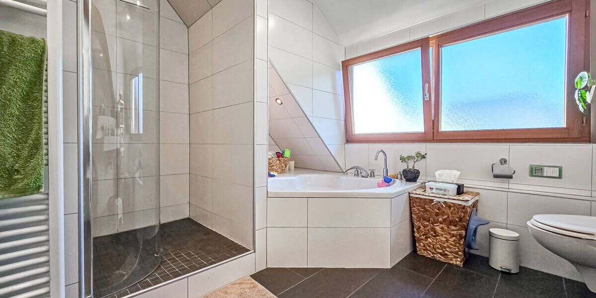 Etagenwohnung Kehl - 4 Zimmer, 120 m&sup2;, 349.000&euro; | Angebot:25694415