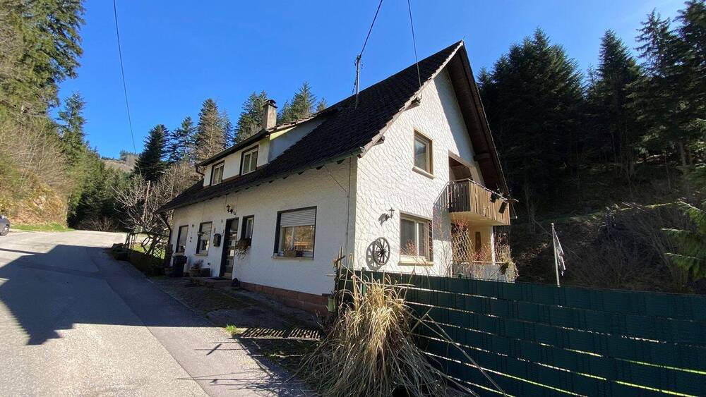 Mehrfamilienhaus, Wohnhaus Oppenau Lierbach - 9 Zimmer, 209 m&sup2;, 189.000&euro; | Angebot:26160285