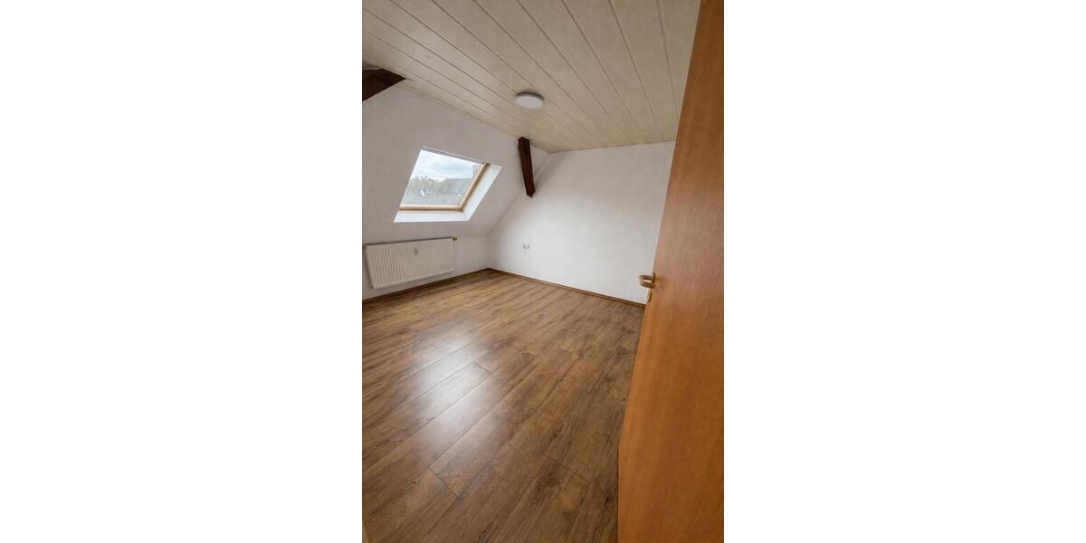 Dachgeschoßwohnung Lahr (Schwarzwald) - 3 Zimmer, 70 m&sup2;, 1.000&euro; | Angebot:26033404