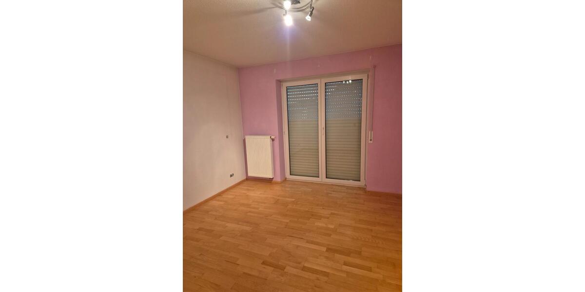 Hochparterre Bühl - 3 Zimmer, 93 m&sup2;, 900&euro; | Angebot:26024476