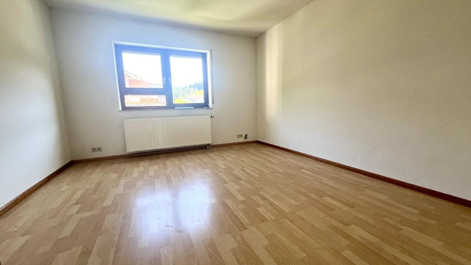 Etagenwohnung Friesenheim - 3 Zimmer, 100 m&sup2;, 900&euro; | Angebot:26013877